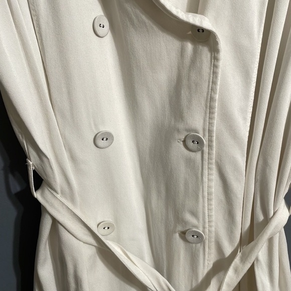 Torrid off White Trench Vest with belt size 3 - Picture 5 of 7